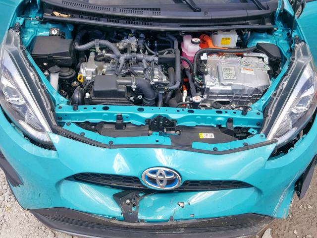 JTDKDTB37J1618627 - 2018 TOYOTA PRIUS C BLUE photo 7