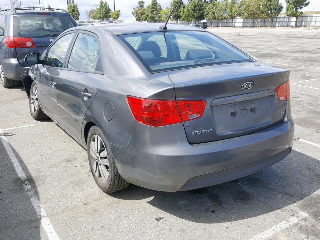 KNAFU4A28D5722926 - 2013 KIA FORTE EX GRAY photo 3