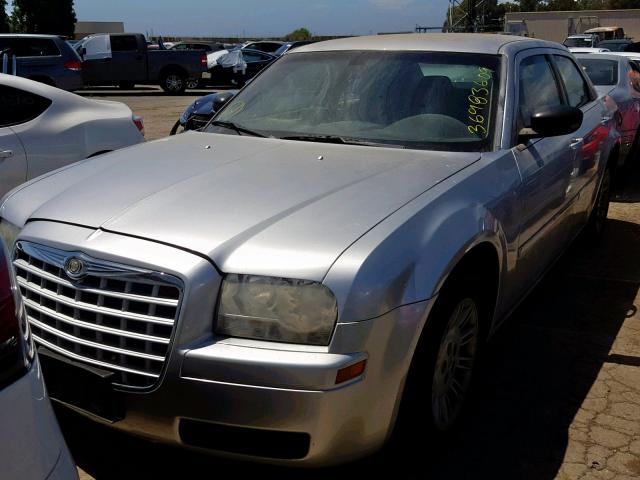 2C3KA43RX6H376396 - 2006 CHRYSLER 300 SILVER photo 2