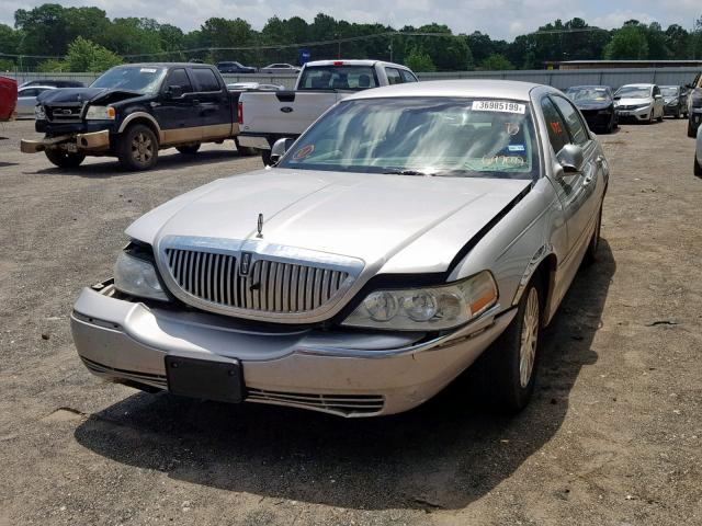 1LNHM81W13Y697012 - 2003 LINCOLN TOWN CAR E SILVER photo 2