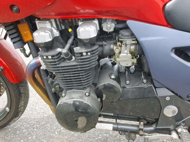 JKAZRDH111A000967 - 2001 KAWASAKI ZR750 G RED photo 7