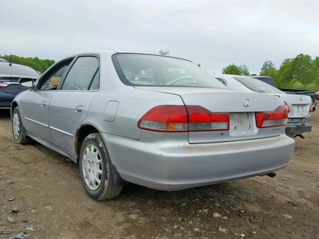 1HGCG56412A034981 - 2002 HONDA ACCORD LX SILVER photo 3