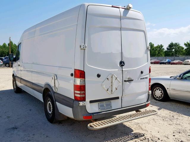 WD3PE8CB5B5590630 - 2011 MERCEDES-BENZ SPRINTER 2 WHITE photo 3