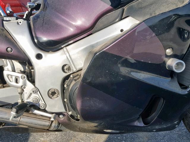 JS1GW71A042103436 - 2004 SUZUKI GSX1300 R PURPLE photo 9