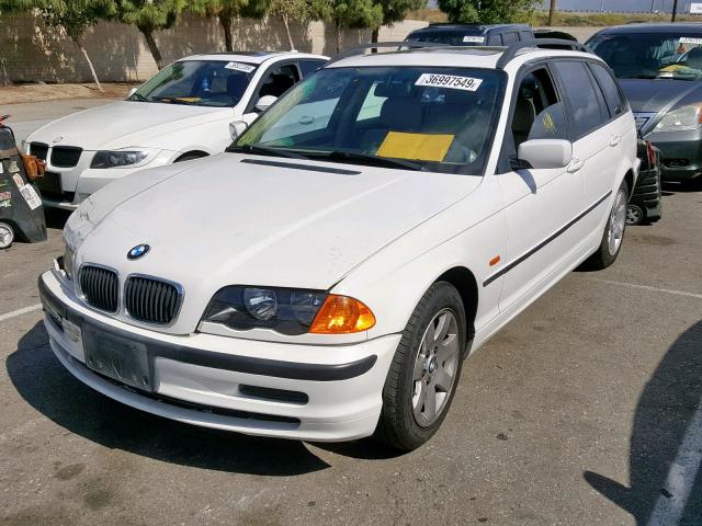 WBAAR3343YJM02480 - 2000 BMW 323 IT WHITE photo 2