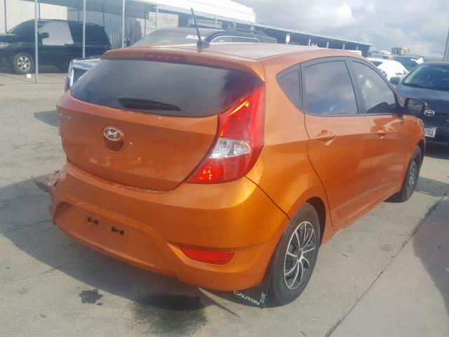 KMHCT5AE8HU301689 - 2017 HYUNDAI ACCENT SE ORANGE photo 4