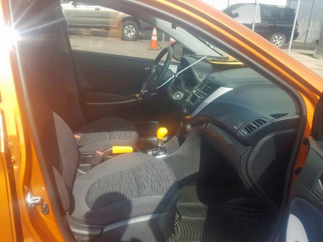 KMHCT5AE8HU301689 - 2017 HYUNDAI ACCENT SE ORANGE photo 5