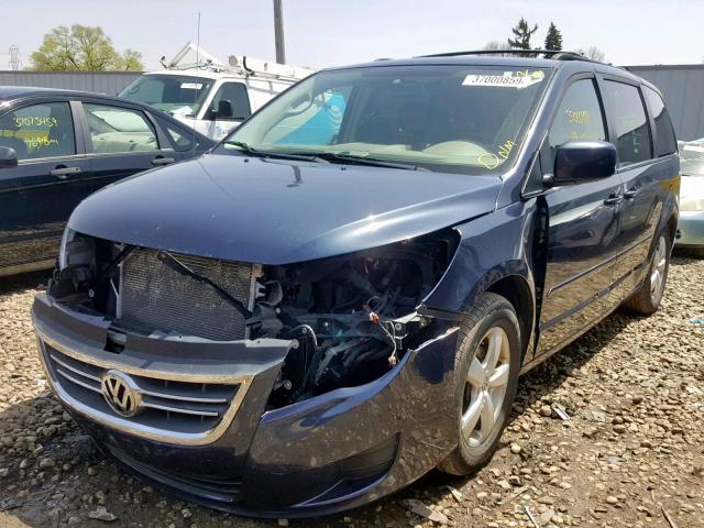 2V8HW34199R500445 - 2009 VOLKSWAGEN ROUTAN SE BLUE photo 2