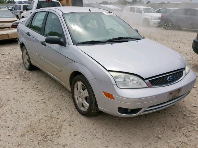 1FAFP34N85W232479 - 2005 FORD FOCUS ZX4 SILVER photo 1