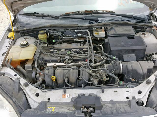 1FAFP34N85W232479 - 2005 FORD FOCUS ZX4 SILVER photo 7