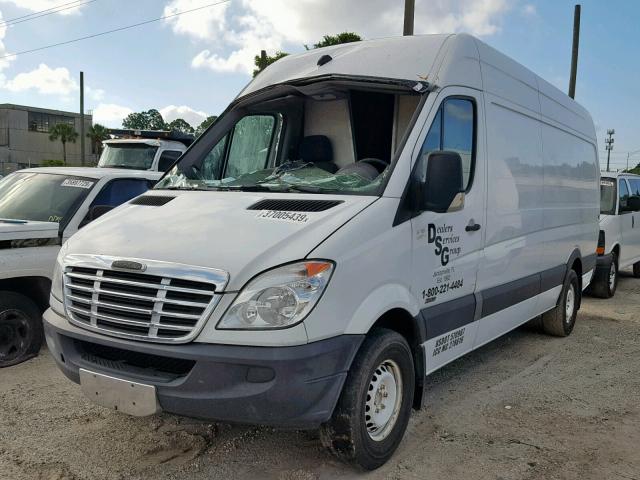 WDYPE8CC7B5546437 - 2011 FREIGHTLINER SPRINTER 2 WHITE photo 2