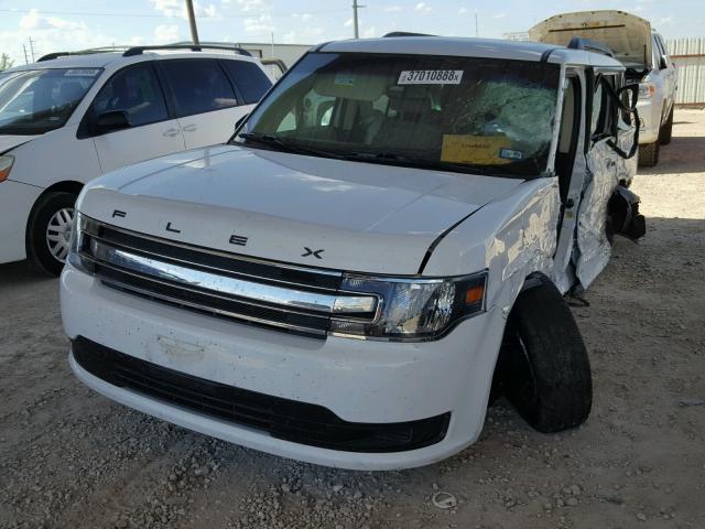 2FMGK5B85HBA01711 - 2017 FORD FLEX SE WHITE photo 2