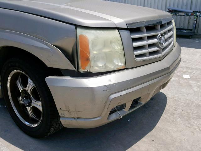 1GYEK63N72R297920 - 2002 CADILLAC ESCALADE L BROWN photo 9