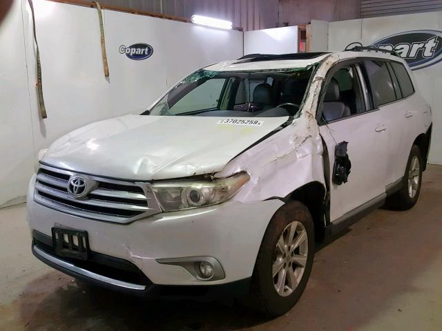 5TDZK3EHXCS060225 - 2012 TOYOTA HIGHLANDER WHITE photo 2