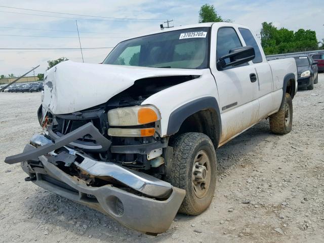 1GTHC29U27E163452 - 2007 GMC SIERRA C25 WHITE photo 2