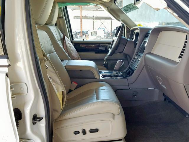 5LMJJ2JT3HEL08826 - 2017 LINCOLN NAVIGATOR WHITE photo 5