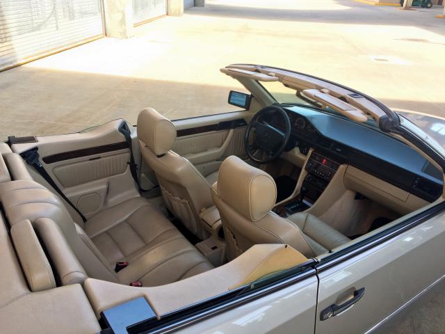 WDBEA66E2RC145351 - 1994 MERCEDES-BENZ E 320 TAN photo 5