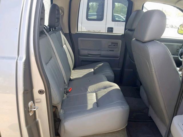 1D7HW48P57S206574 - 2007 DODGE DAKOTA QUA GRAY photo 6