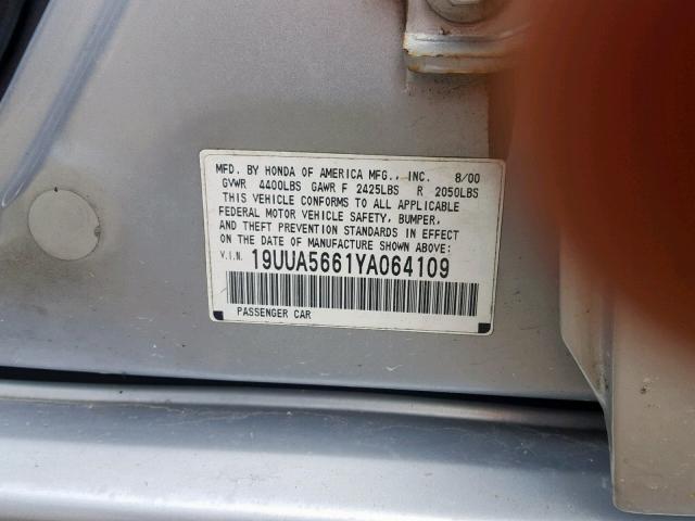 19UUA5661YA064109 - 2000 ACURA 3.2TL SILVER photo 10