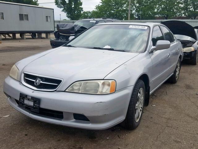 19UUA5661YA064109 - 2000 ACURA 3.2TL SILVER photo 2