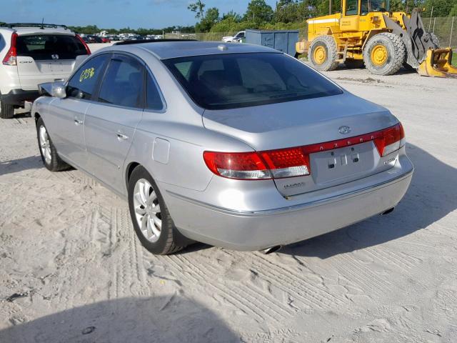 KMHFC46F28A294278 - 2008 HYUNDAI AZERA SE SILVER photo 3