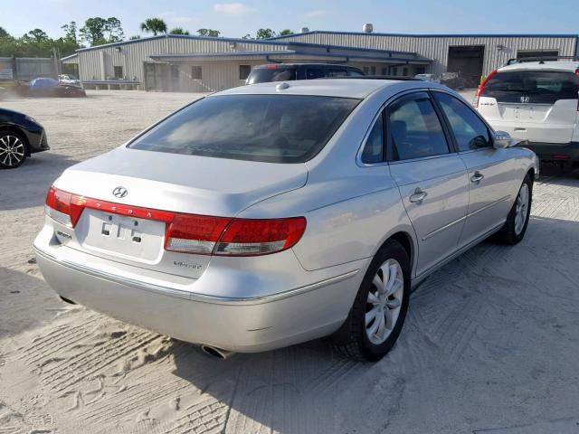 KMHFC46F28A294278 - 2008 HYUNDAI AZERA SE SILVER photo 4