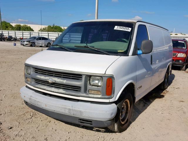 1GCEG15W2T1035139 - 1996 CHEVROLET G10 WHITE photo 2