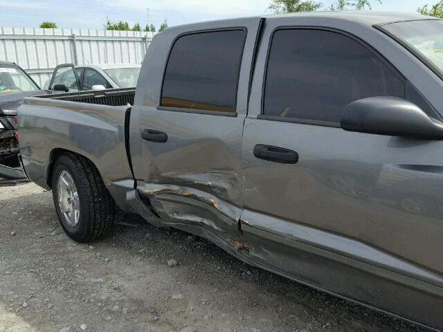 1D7HE48N25S186590 - 2005 DODGE DAKOTA QUA GRAY photo 9