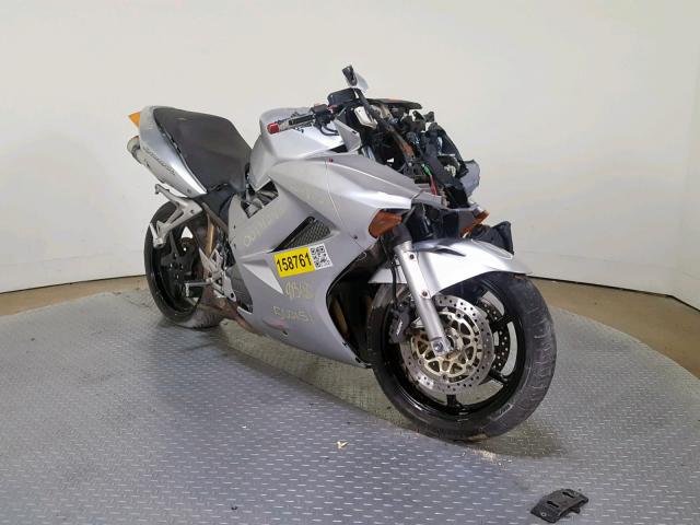 JH2RC46173M500151 - 2003 HONDA VFR800 SILVER photo 2