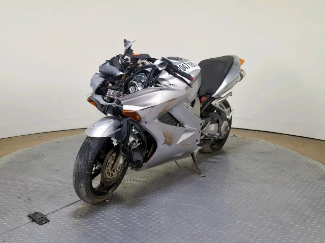 JH2RC46173M500151 - 2003 HONDA VFR800 SILVER photo 4