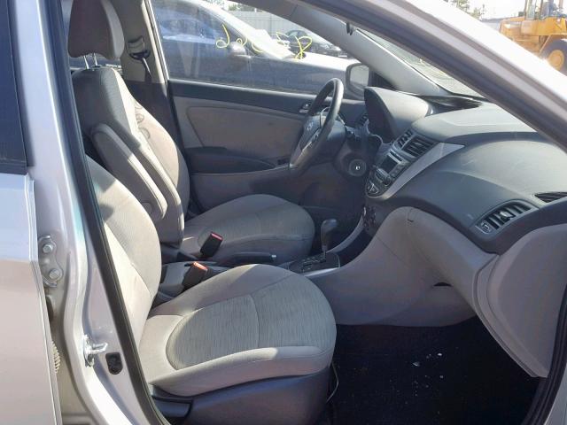 KMHCT4AEXGU960026 - 2016 HYUNDAI ACCENT SE SILVER photo 5