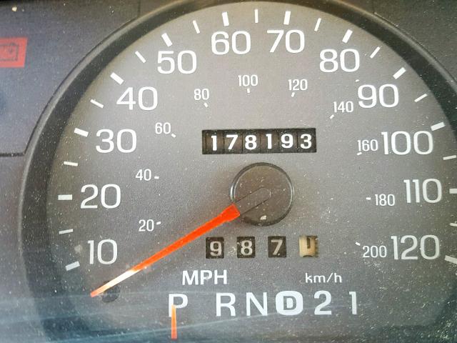 2MEFM75W14X667184 - 2004 MERCURY GRAND MARQ GRAY photo 8