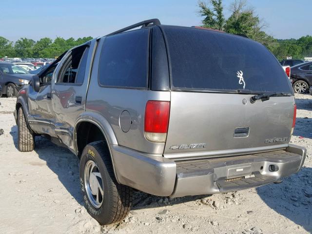 1GNDT13W8Y2306420 - 2000 CHEVROLET BLAZER BLUE photo 3