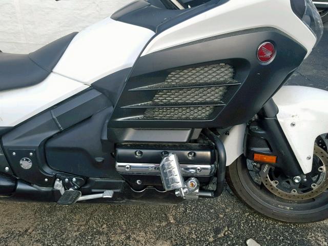 JH2SC6842GK300493 - 2016 HONDA GL1800 B WHITE photo 7