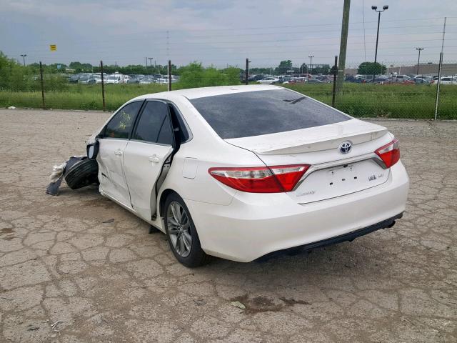 4T1BD1FK6FU175085 - 2015 TOYOTA CAMRY HYBR WHITE photo 3