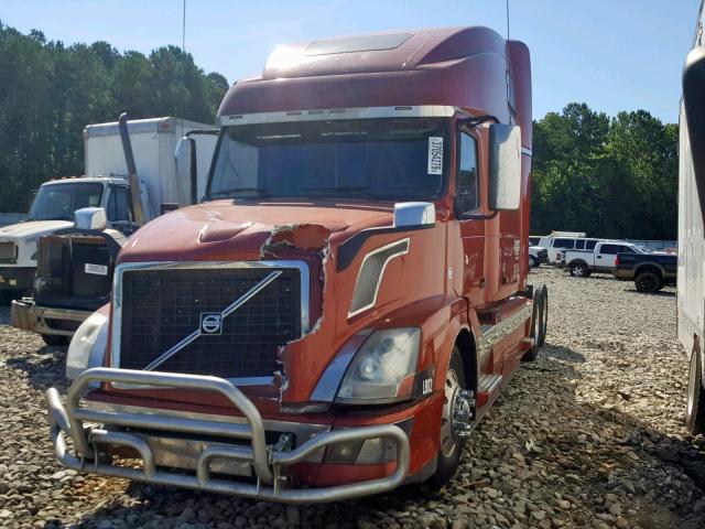 4V4NC9EJ3DN563477 - 2013 VOLVO VN VNL ORANGE photo 2