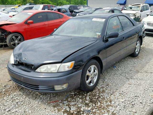 JT8BF28G1W5045592 - 1998 LEXUS ES 300 BLACK photo 2