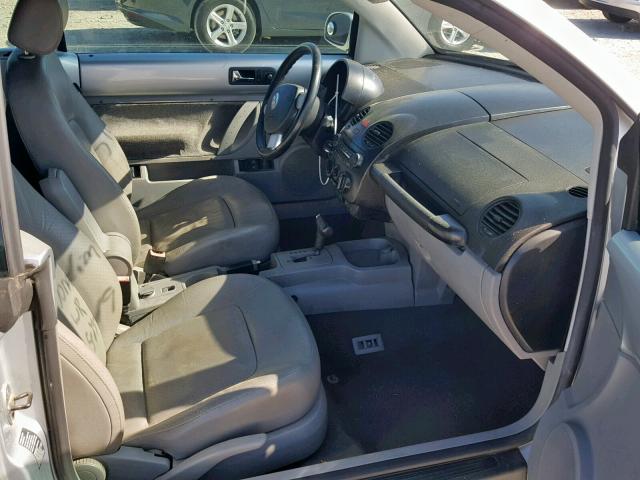 3VWSF31Y96M300846 - 2006 VOLKSWAGEN NEW BEETLE Gümüş foto 5