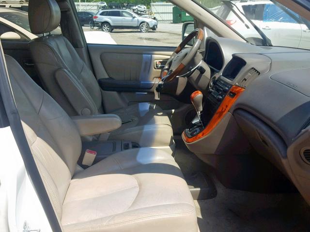 JTJGF10U320137584 - 2002 LEXUS RX 300 WHITE photo 5