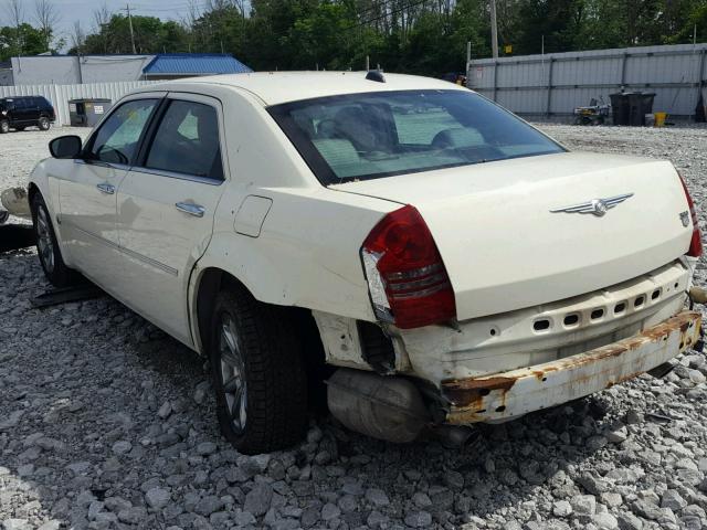 2C3AA63H45H135480 - 2005 CHRYSLER 300 WHITE photo 3