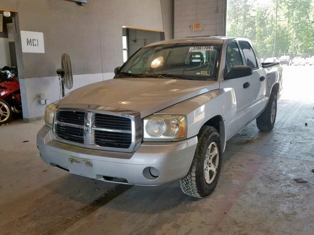 1D7HW48P47S151535 - 2007 DODGE DAKOTA QUA SILVER photo 2