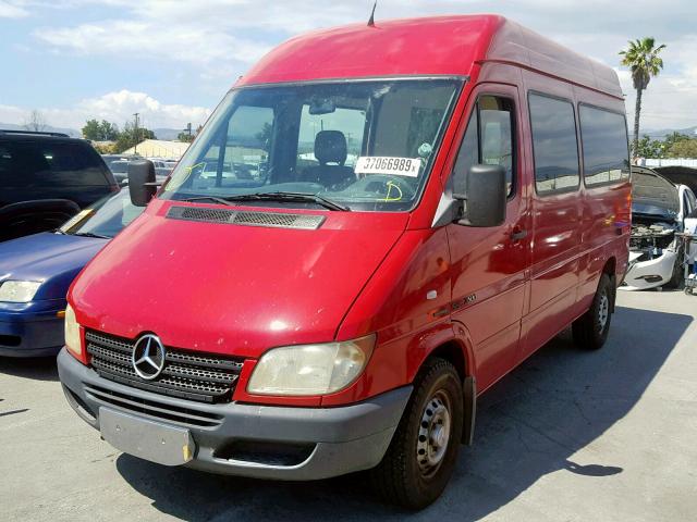 WD5WD242535506177 - 2003 DODGE SPRINTER RED photo 2