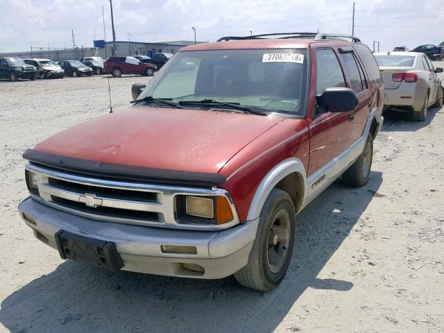 1GNCS13W0T2121625 - 1996 CHEVROLET BLAZER BURGUNDY photo 2