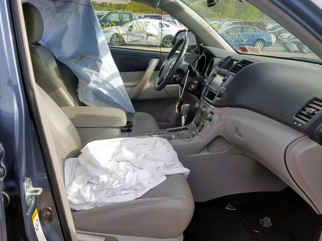 5TDBK3EH2DS243279 - 2013 TOYOTA HIGHLANDER BLUE photo 5