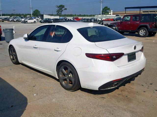 ZARFAEBN9J7565195 - 2018 ALFA ROMEO GIULIA WHITE photo 3