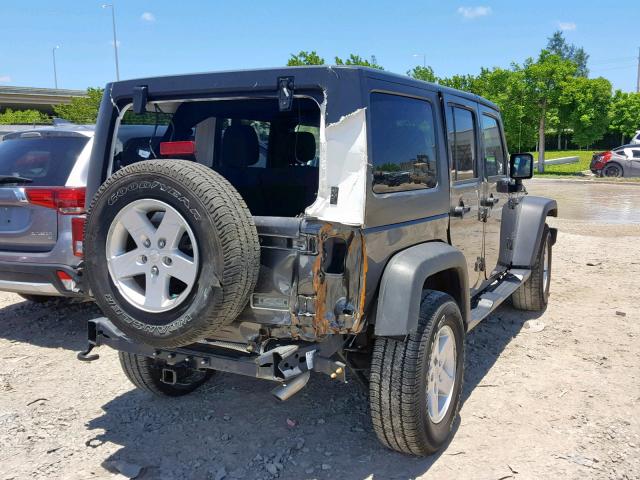 1C4BJWDG1HL729621 - 2017 JEEP WRANGLER U GRAY photo 4