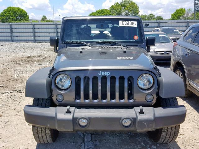 1C4BJWDG1HL729621 - 2017 JEEP WRANGLER U GRAY photo 9