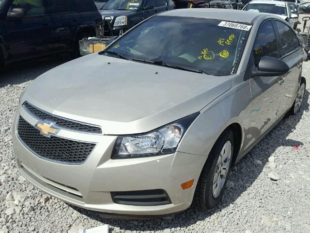 1G1PA5SH7E7362393 - 2014 CHEVROLET CRUZE LS GOLD photo 2