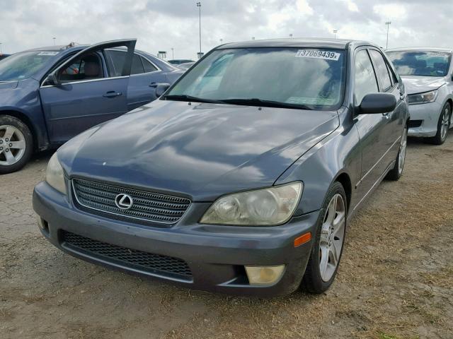 JTHBD182X10030552 - 2001 LEXUS IS 300 GRAY photo 2