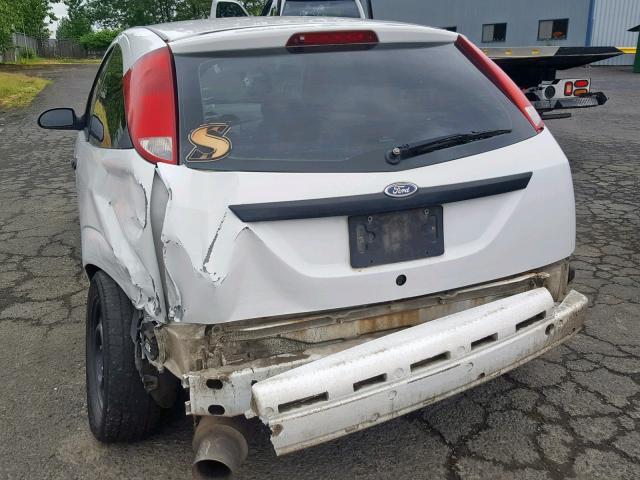 3FAFP31302R237676 - 2002 FORD FOCUS ZX3 WHITE photo 9